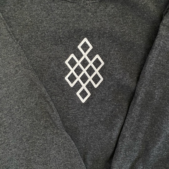 Eternal knot Embroidered Sweatshirt - Picture 2 of 3